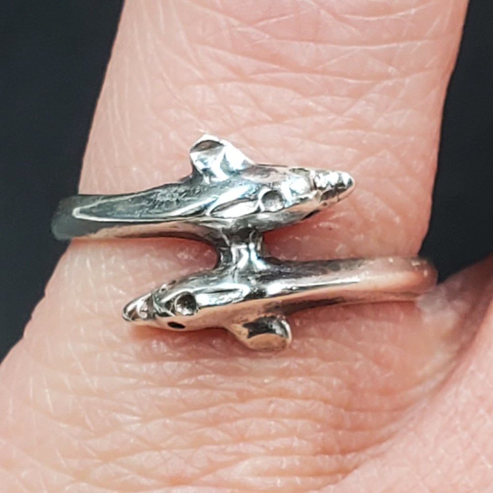 Size 6 Sterling Silver Double Dolphin Band Ring - Picture 1 of 5